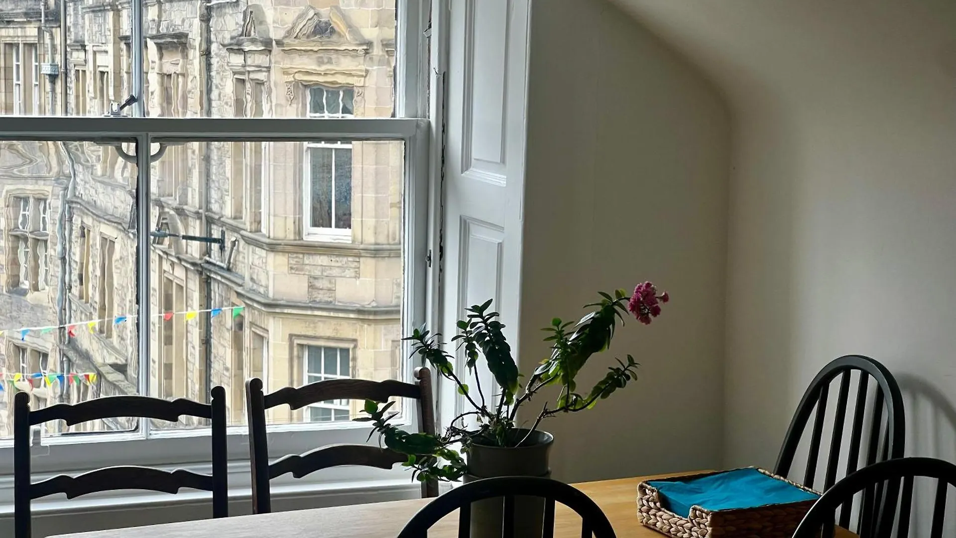Historic Apartment In Royal Mile Edinburg 0*,  Storbritannien
